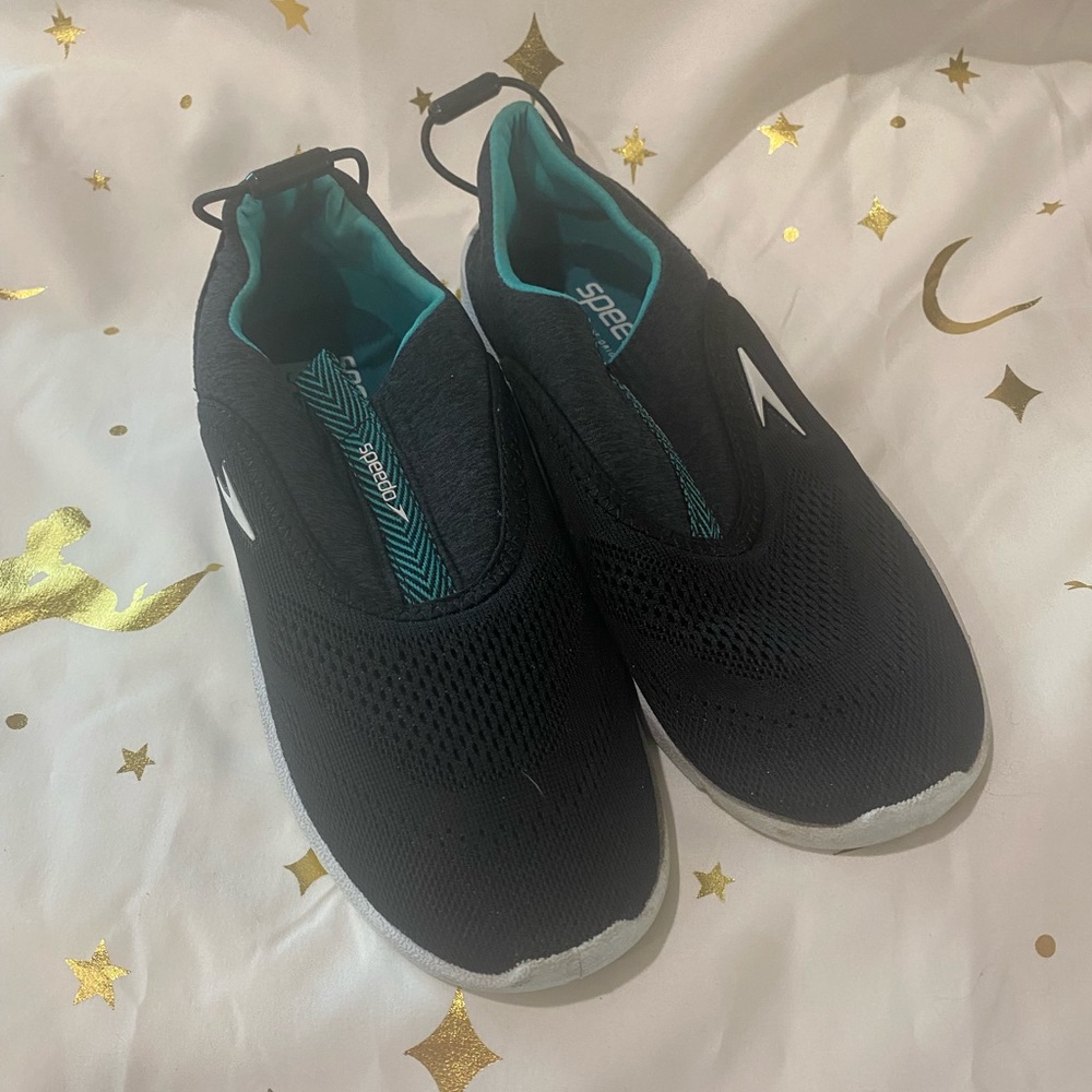 Speedo Water Shoes Women’s 5-6